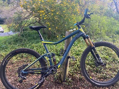 $750 • Buy Mountain Bike Discontinued 2016 Giant Trance 27.5 1