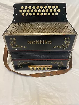 Vintage Hohner Steel Reeds Accordion 12 Bass/31 Push Buttons Timber Casing • $324.03