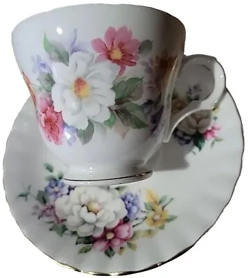 Sadler Wellington Sherborne EnglishBone China Floral Teacup Saucer  Vtg Mismatch • £28.50