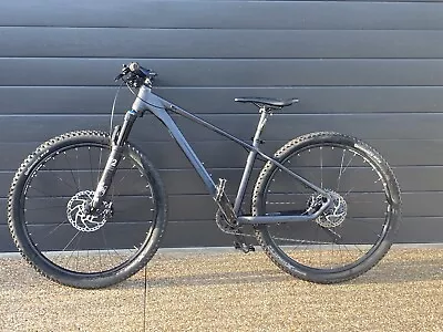 $1000 • Buy Carbon Fibre Mountain Bike
