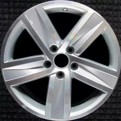 Volkswagen CC Machined 17 Inch OEM Wheel 2012 To 2017 • $199