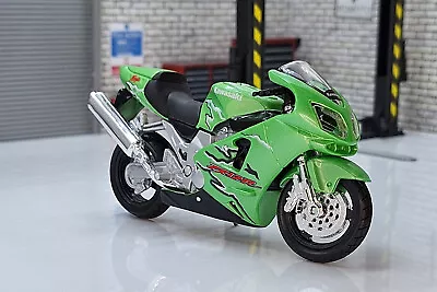 KAWASAKI Ninja ZX-10R Green 1:12 Scale  Motorcycle • £22.99