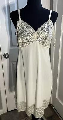 1950s GORGEOUS VAN RAALTE ELEGANT SEXY NYLON MEGA-LACY Cream FULL SLIP 36 Read! • $21