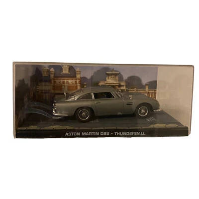 £14.99 • Buy Aston Martin Db5 Thunderball James Bond Collectible Car With Case 1:43