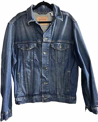 Mens Levi’s Denim Standard  Trucker Jacket Style 70507 Size L • $60