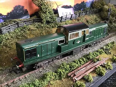 £26.50 • Buy Bo-Bo Class 17 00 Gauge Clayton Diesel Loco. 8 Wheel Twin Drive. SEE DES (674)
