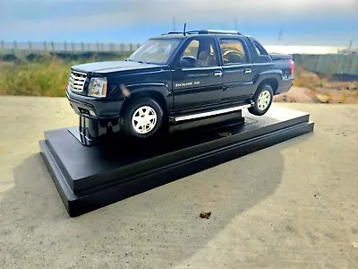 1/18 ERTL American Muscle 2002 Escalade EXT-1596 Of 5000 • $139.99