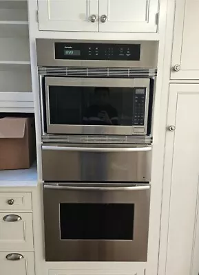 Thermador 27 “ Built-In Wall Oven And Microwave • $2100