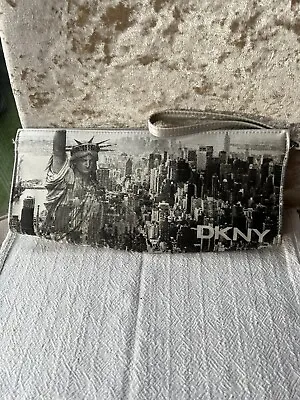 DKNY Cosmetic Clutch Bag Picturing NYC Statue Of Liberty Image Was A Promo Bag • £4.99