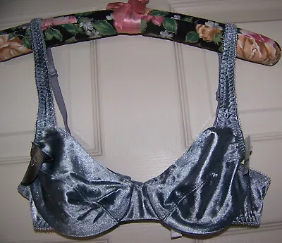 Vassarette Bra 34B Underwire Grey NWT • $12