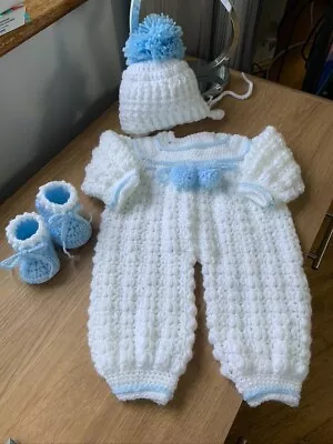 £17.99 • Buy Baby Boy Romper Bootees Hat 0 To 3 Months Beautiful For Winter