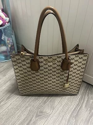 Michael Kors Handbag Used. Very Good Condition. • $55.99