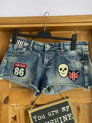 £8 • Buy Mid Blue Denim Hot Pant Shorts With USA, Union Jack & Skull Patches