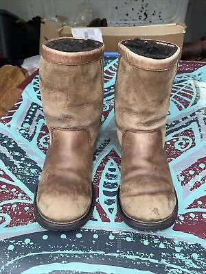 UGG Australia S/N 5381 Size 8 Boots Dark Brown Leather Shearling Sheepskin • $35