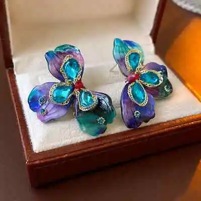 Exquisite Vintage Crystal Flower Stud Earrings Women Fresh Niche Design Earring  • $5.69