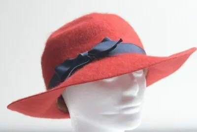 VTG G. Fox & Co Hartford Union Vintage Womans Red Hat 6 3/4 KMF Blue Ribbon • $23.38
