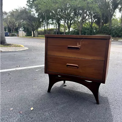 Vintage 60's MCM Mid Century Modern Walnut Nightstand End Table • $300