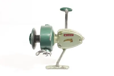 HEDDON 220-R Vintage Fishing Reel. (ref H 611) • $13.16