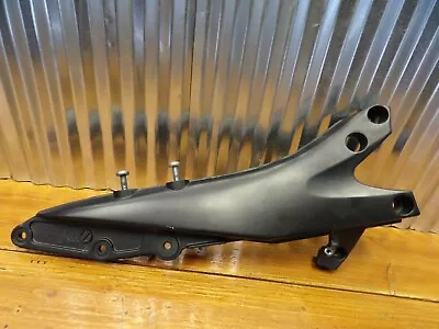 06-07 Suzuki GSXR600 GSXR750 LEFT SIDE SEAT RAIL TAIL FRAME BRACKET 41221-01H00- • $17.95