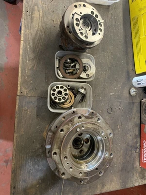 £500 • Buy Takeuchi TB125 Final Track Drive Motor 2 Speed Parts Spares / Repairs