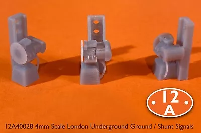 OO Gauge / 4mm Scale Model London Underground Ground Semaphore Signals X3 • £4.99