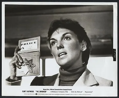 TYNE DALY In The Enforcer '76 POLICE WARRANT CARD • £16.40