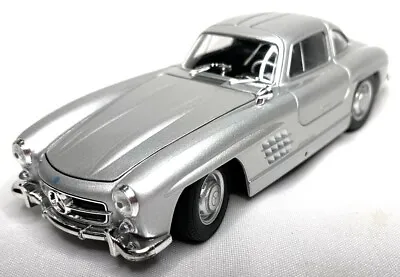 Welly Mercedes Benz 300SL Silver DieCast Car 1:24 Scale~#24064 Moving Doors/Hood • $14.99