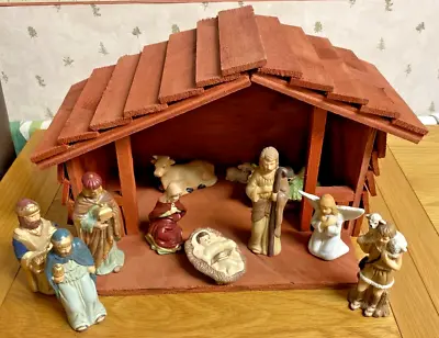 RARE Vintage Nativity Scene - Wooden Stable + 11 Hand Painted Porcelain Figures • £39.99