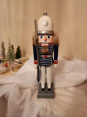 Erzgebirgische Volkskunst 11.5  Germany Nutcracker British Soldier W/ Rifle KWO • $79.99