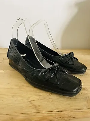 VAN DAL Barbados Ll Black Patent Croc Bow Detail Low Wedge Court Shoes Sz 6D • £9.99