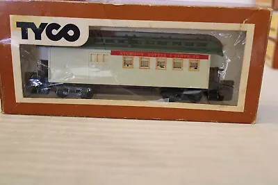 $14 • Buy HO Scale Tyco, 1890 Combine Passenger Car, ATSF Santa Fe, White & Green