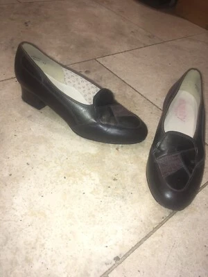 £4 • Buy Equity Brown Leather Shoes Size 6 1/2