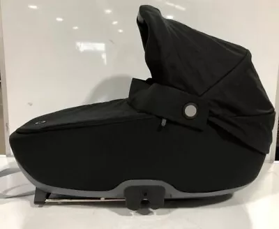 £140 • Buy Maxi Cosi Jade Car Cot In Black - Ex Display