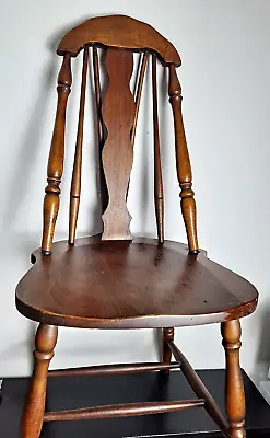 Vintage Amish Tapered Windsor Splat Brace Back Spindle Chair • $160