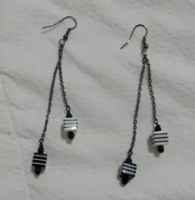 Dangly Chains Pierced Earrings W/Modern Black & White Boxes About 4  Long • $10
