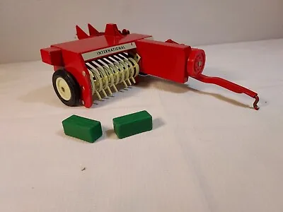 Vintage ERTL Ertl International Harvester Hay Baler 1/16 Scale Great Condition • $47