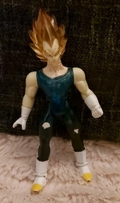 £2.99 • Buy DRAGON BALL Z.  “SS VEGETA BATTLE DAMAGED  MOVIE COLLECTION 2002 Figure Toy Used