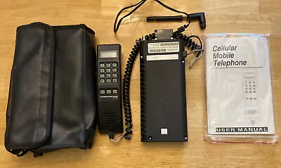 Vintage Motorola SCN2453A Mobile Car Phone With Battery Antenna Bag. Read • $20