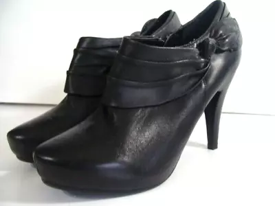  Me Too  Level  Booties Heels Shoes Black Leather Side Zip Bow Detail 7.5 M • $9.99