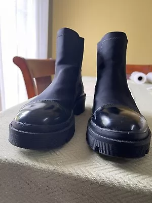 $28 • Buy ZARA Black Booties Size 39 New