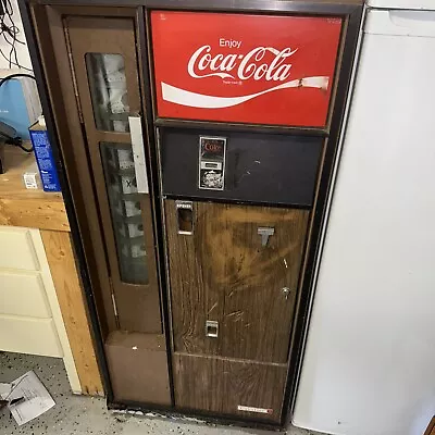 VINTAGE COKE MACHINE  Cavalier • $650