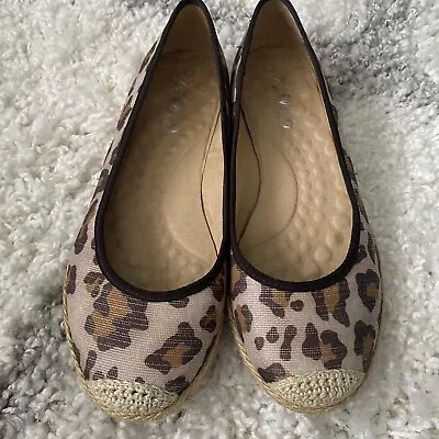 Michelle D Women’s Sz 9.5 Leopard Cheetah Metallic Fabric Flats Slip On Mocs • $18.95