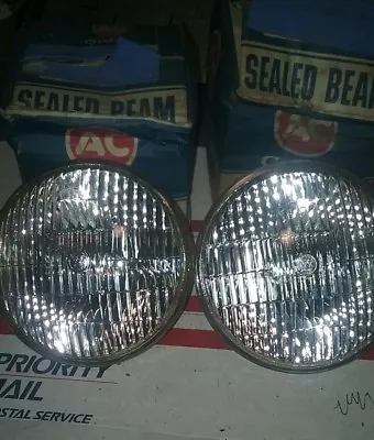 One Pair Of Sealed Beam 6 Inch AC Guide 12 Volt Auto Fog Lights 12 Volt L4412 • $24.80