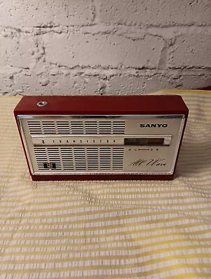 Old Sanyo 8s-601 All Wave 8 Transistor Radio Japan Red Plastic Battery Vintage  • $15.50