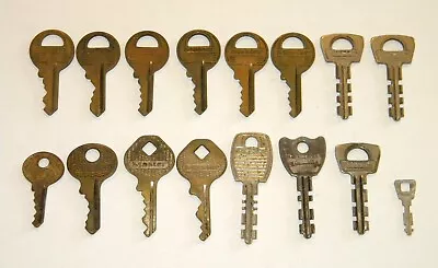 Vintage Master Lock Keys (x16) • $4.99