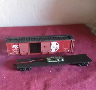 HO Scale Santa Fe ATSF 8742 Double Door Box Train Car Railroad Electronics • $2.99