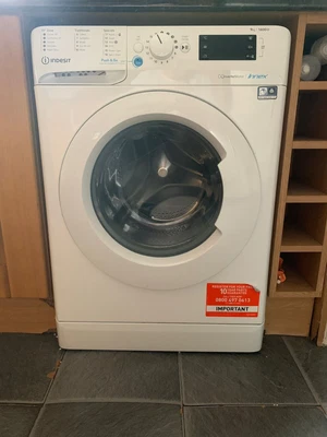£150 • Buy Indesit Washing Machine 9KG 1600 Spin