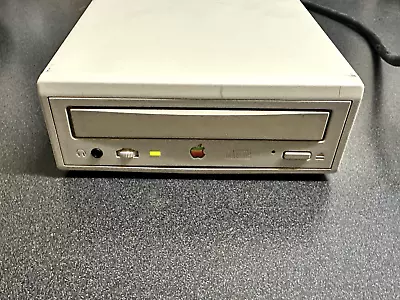 VINTAGE Apple External SCSI CD-ROM Disk Drive AppleCD 600e POWERS ON • $69.99