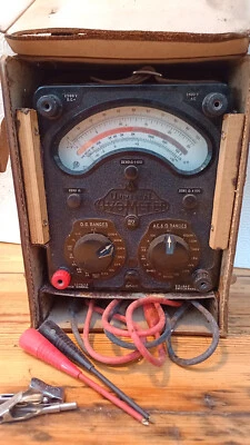 AVO Meter Model 8 Mk. IV - With Case & Leads • £5