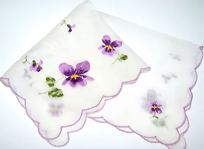 VINTAGE HANKY 1950s FLORAL EMBROIDERED PANSIES LAVENDER SCALLOPED EDGING • $7.50